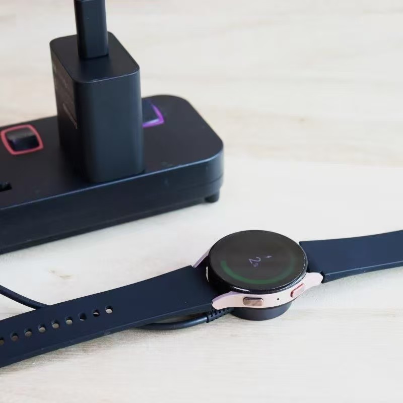 Dok Pengisi Daya Portabel Nirk - Watch Charging Dock ulasan dan harga