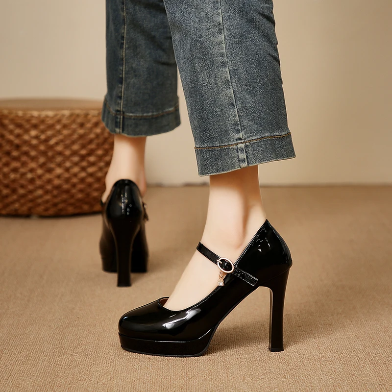 Sepatu hak platform wanita kla - Leather Classic Strap ulasan dan harga